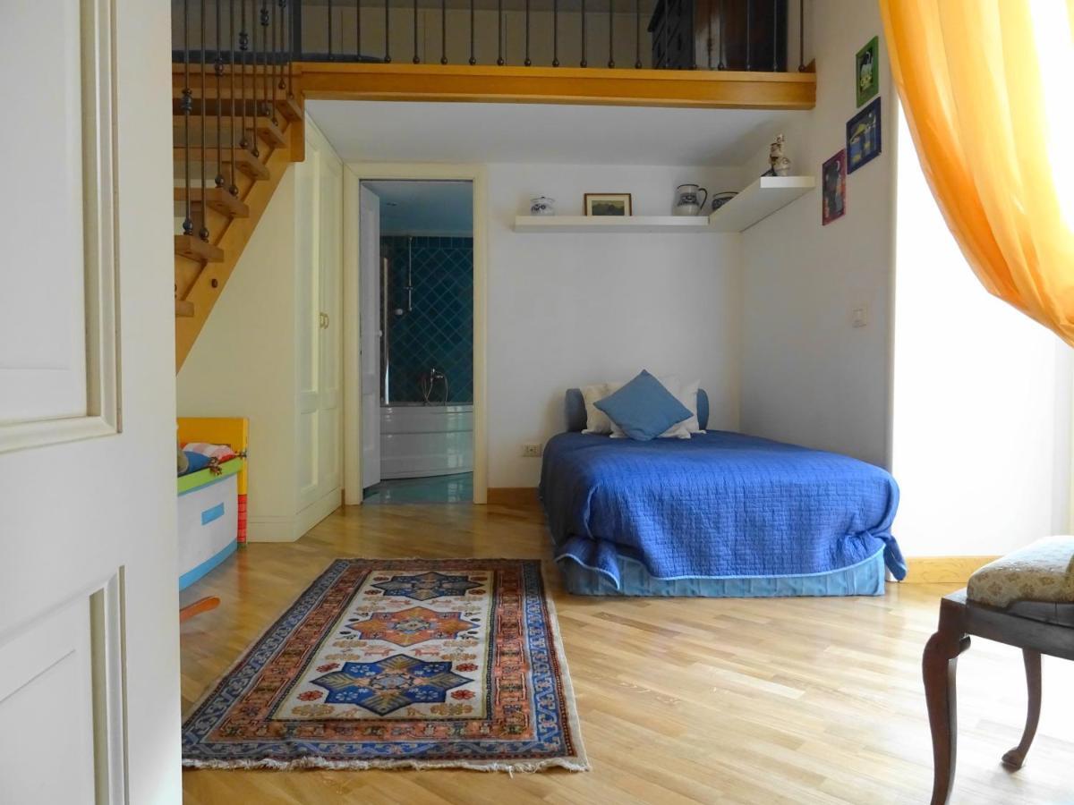 Mezzocannone House Apartment Naples